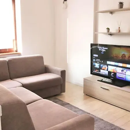 Chic And Comfortable In Apartmán